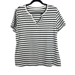 VA- Women’s Lomon V-Cut Black & White Striped T-Shirt Sz XL